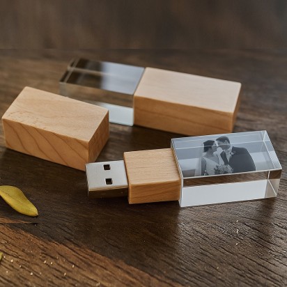 8GB GLAZEN USB STICK MET NAAM, TEKST of FOTO 8GB GLAZEN USB STICK MET NAAM, TEKST of FOTO
